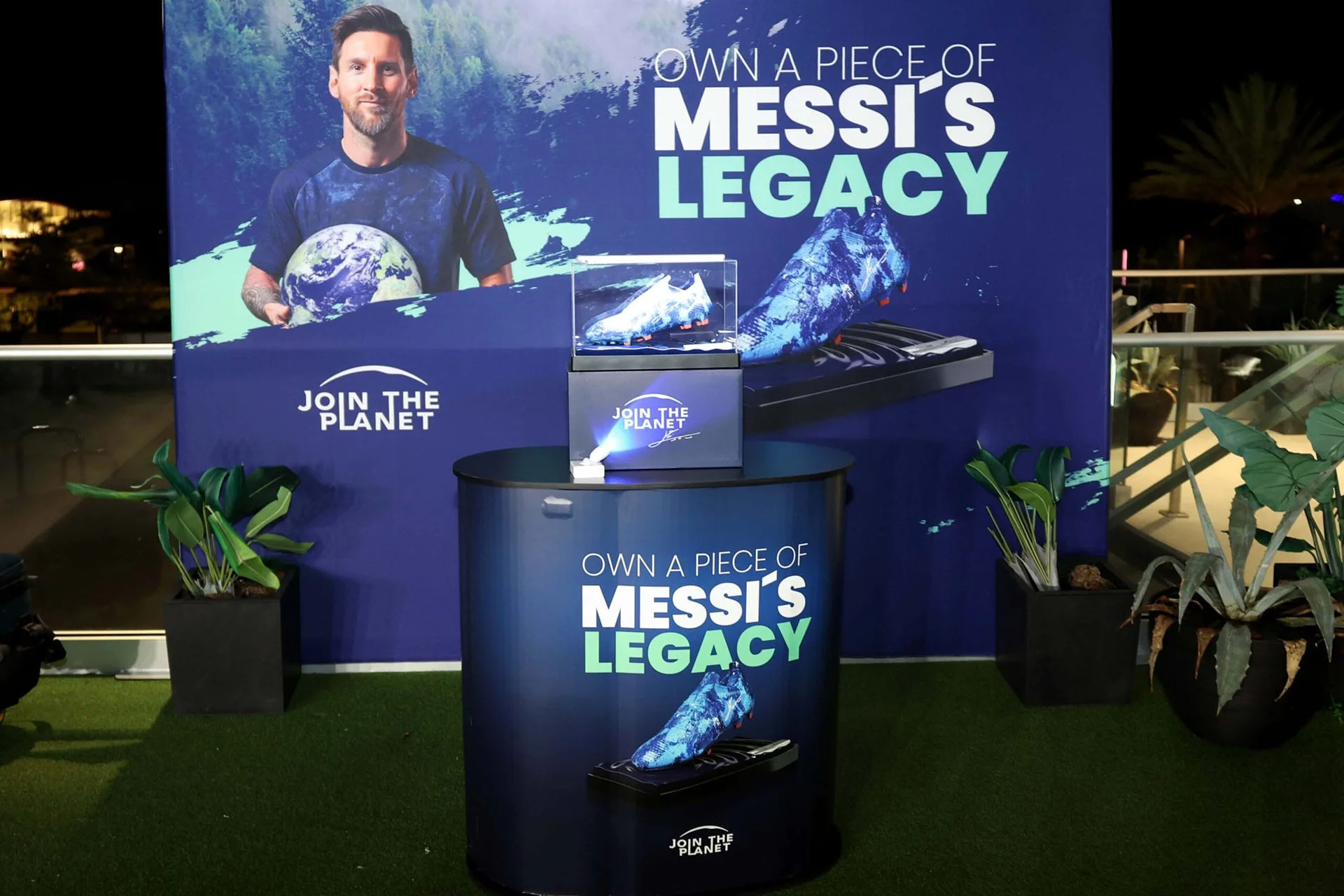 MBR35677_cSolXNF7-scaled